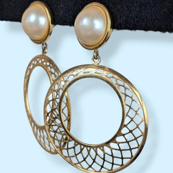 Vintage Monet Pearly Cut Out Earrings - Picture 3 of 7